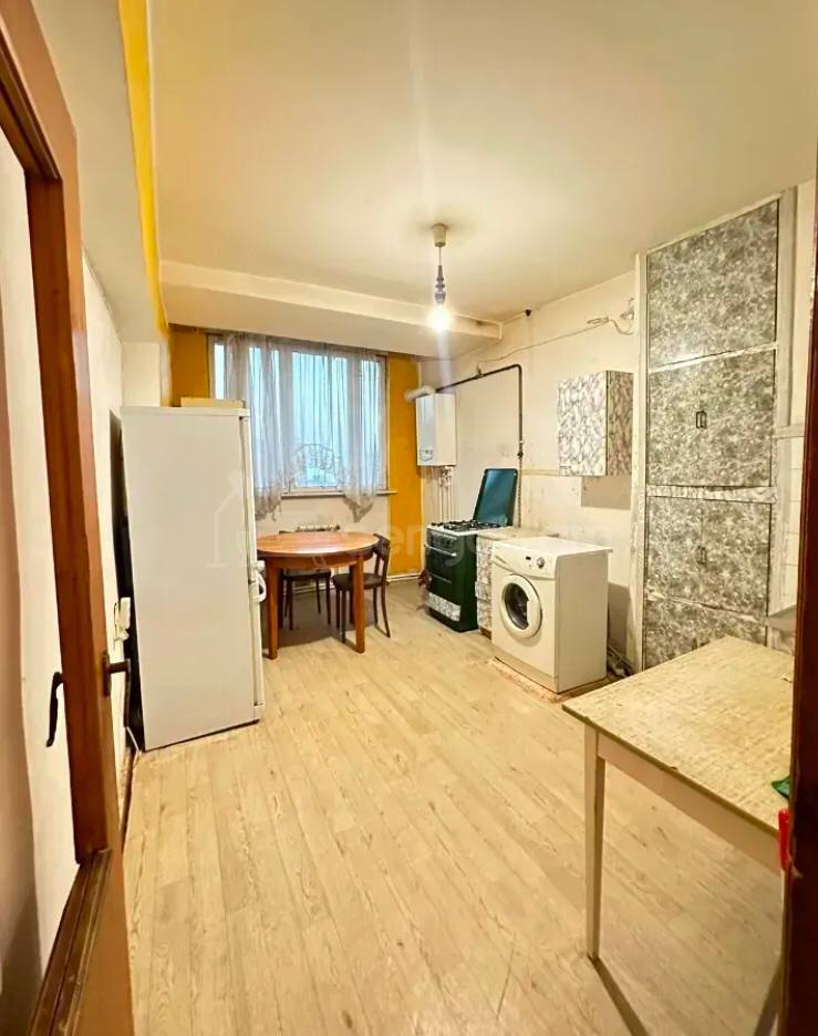 3 Սենյականոց Բնակարան, 76քմ, 7/12 հարկ, Նորմալ Վիճակում
