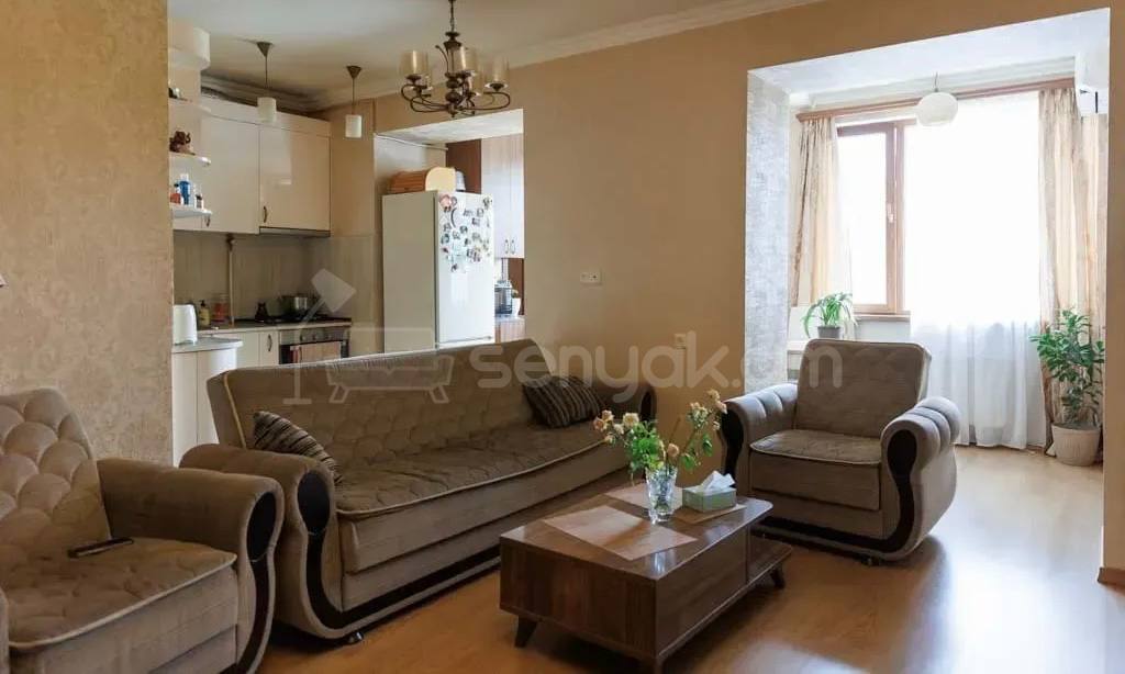 3 Սենյականոց Բնակարան Քարե Շենքում, 63քմ, 2/4 հարկ, Կապիտալ Վերանորոգված