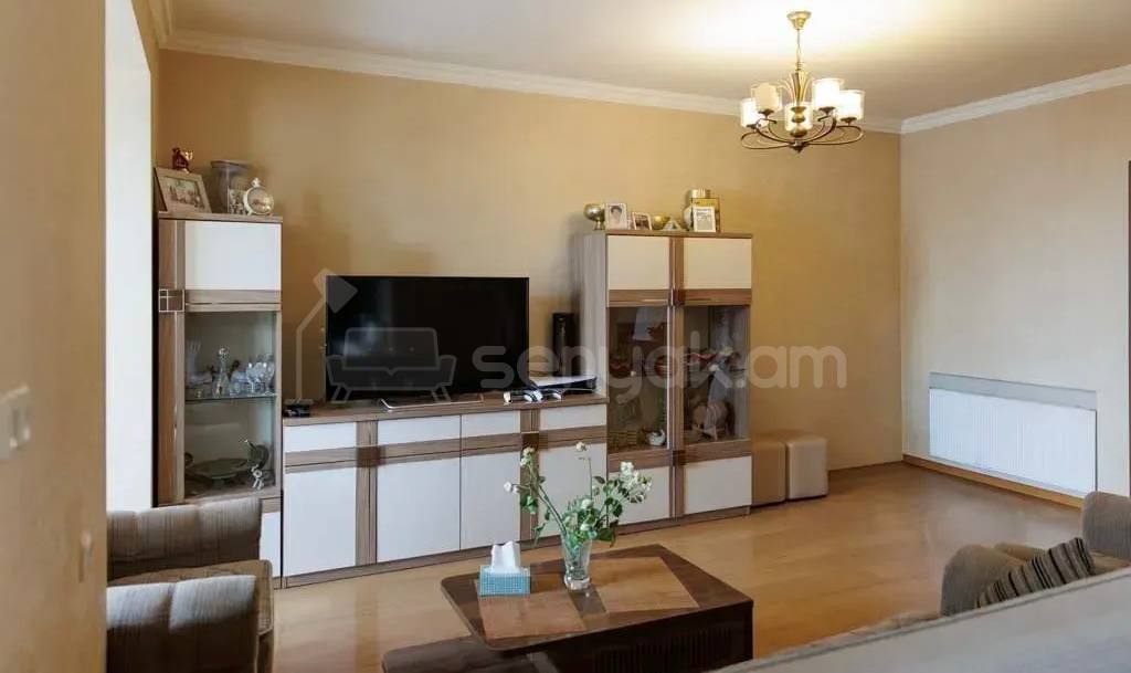 3 Սենյականոց Բնակարան Քարե Շենքում, 63քմ, 2/4 հարկ, Կապիտալ Վերանորոգված