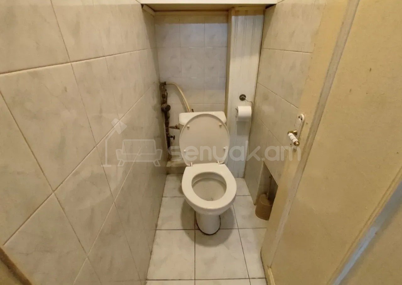 3 Սենյականոց Բնակարան Քարե Շենքում, 90քմ, 4/4 հարկ, Պետական Վիճակում
