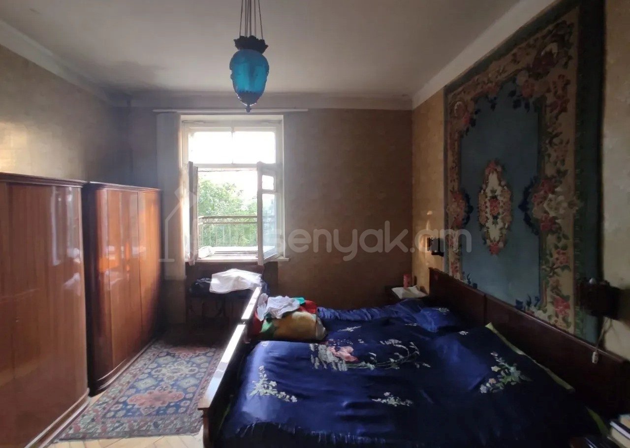 3 Սենյականոց Բնակարան Քարե Շենքում, 90քմ, 4/4 հարկ, Պետական Վիճակում