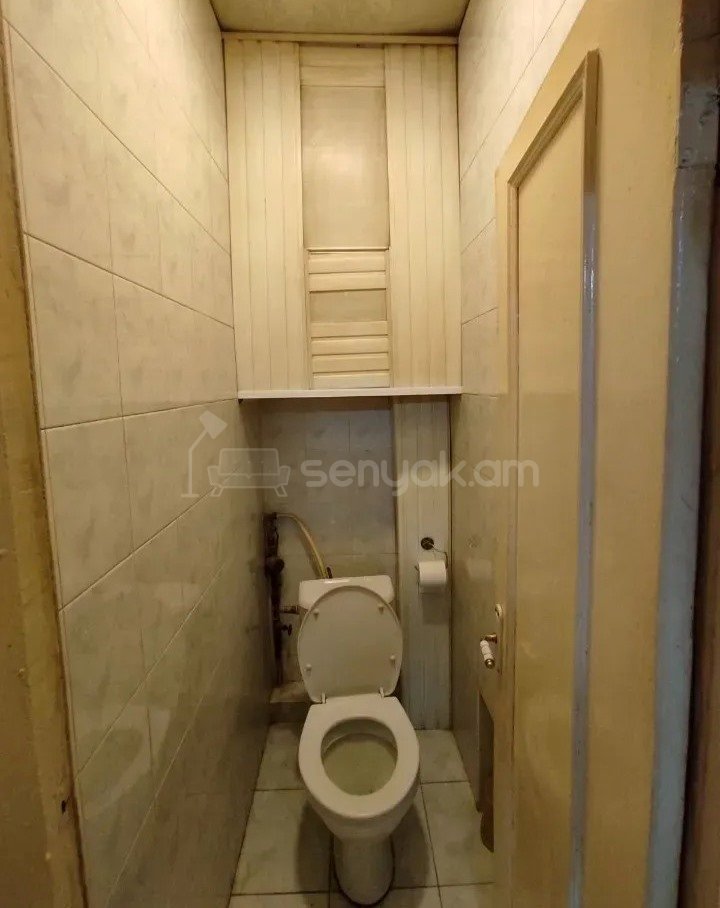 3 Սենյականոց Բնակարան Քարե Շենքում, 90քմ, 4/4 հարկ, Պետական Վիճակում