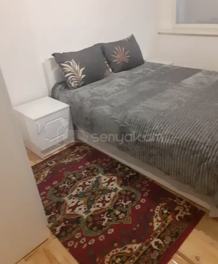 3 Սենյականոց Բնակարան Քարե Շենքում, 78քմ, 3/5 հարկ, Նորմալ Վիճակում, Կահավորված, Արևկող