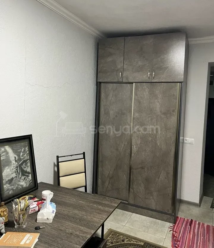 1 Սենյականոց Բնակարան Քարե Շենքում, 45քմ, 1/1 հարկ, Նորմալ Վիճակում, Կահավորված