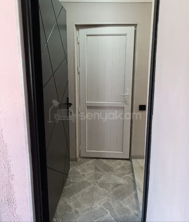 2 Սենյականոց Բնակարան Քարե Շենքում, 62քմ, 2/2 հարկ, Նորմալ Վիճակում, Կահավորված