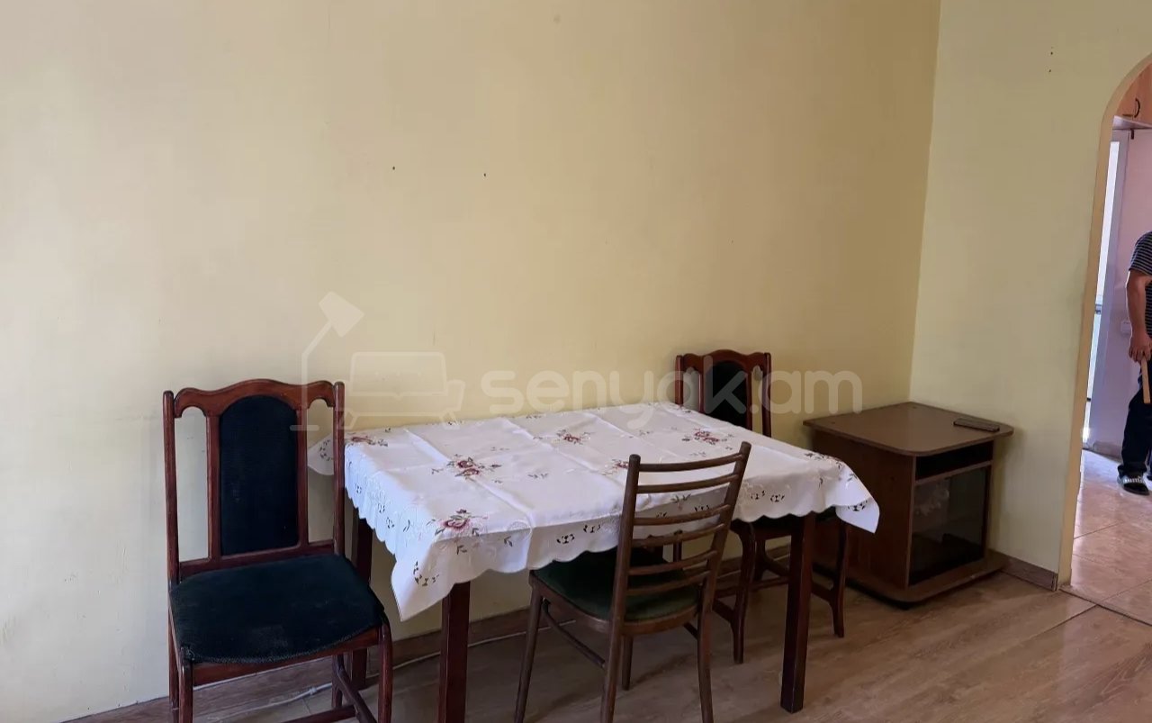 3 Սենյականոց Բնակարան, 78քմ, 5/9 հարկ, Նորմալ Վիճակում, Կահավորված, Արևկող