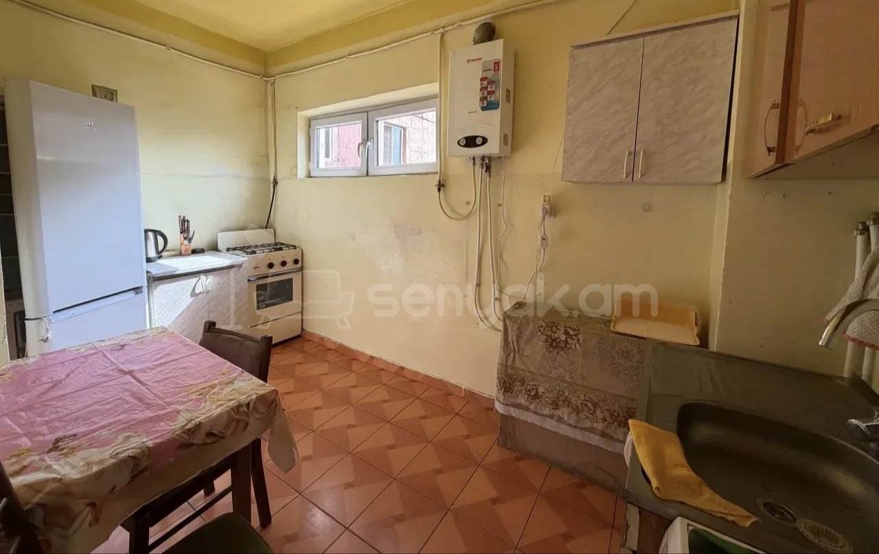 3 Սենյականոց Բնակարան, 78քմ, 5/9 հարկ, Նորմալ Վիճակում, Կահավորված, Արևկող