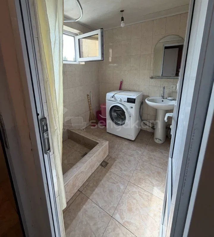 3 Սենյականոց Բնակարան, 78քմ, 5/9 հարկ, Նորմալ Վիճակում, Կահավորված, Արևկող
