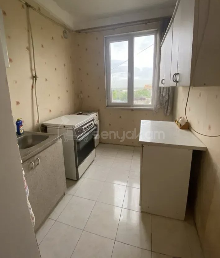 2 Սենյականոց Բնակարան Քարե Շենքում, 56քմ, 3/5 հարկ, Նորմալ Վիճակում, Կահավորված