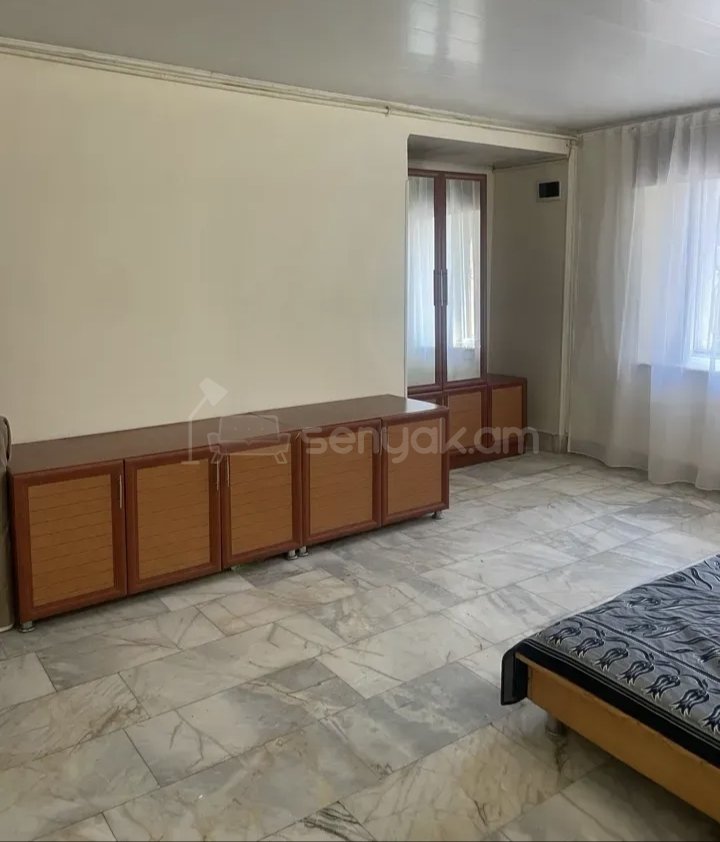 3 Սենյականոց Բնակարան Քարե Շենքում, 78քմ, 1/1 հարկ, Կապիտալ Վերանորոգված, Կահավորված