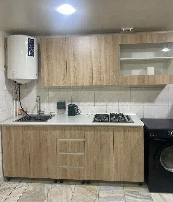 3 Սենյականոց Բնակարան Քարե Շենքում, 78քմ, 1/1 հարկ, Կապիտալ Վերանորոգված, Կահավորված