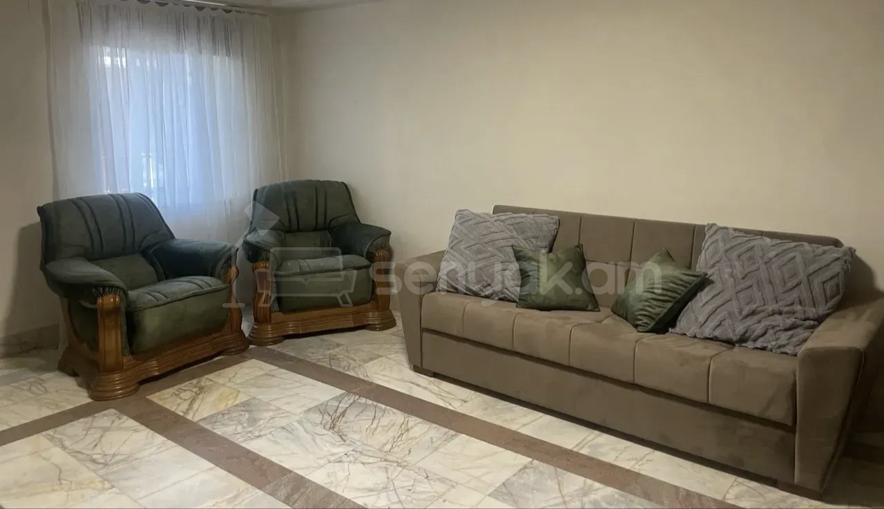 3 Սենյականոց Բնակարան Քարե Շենքում, 78քմ, 1/1 հարկ, Կապիտալ Վերանորոգված, Կահավորված
