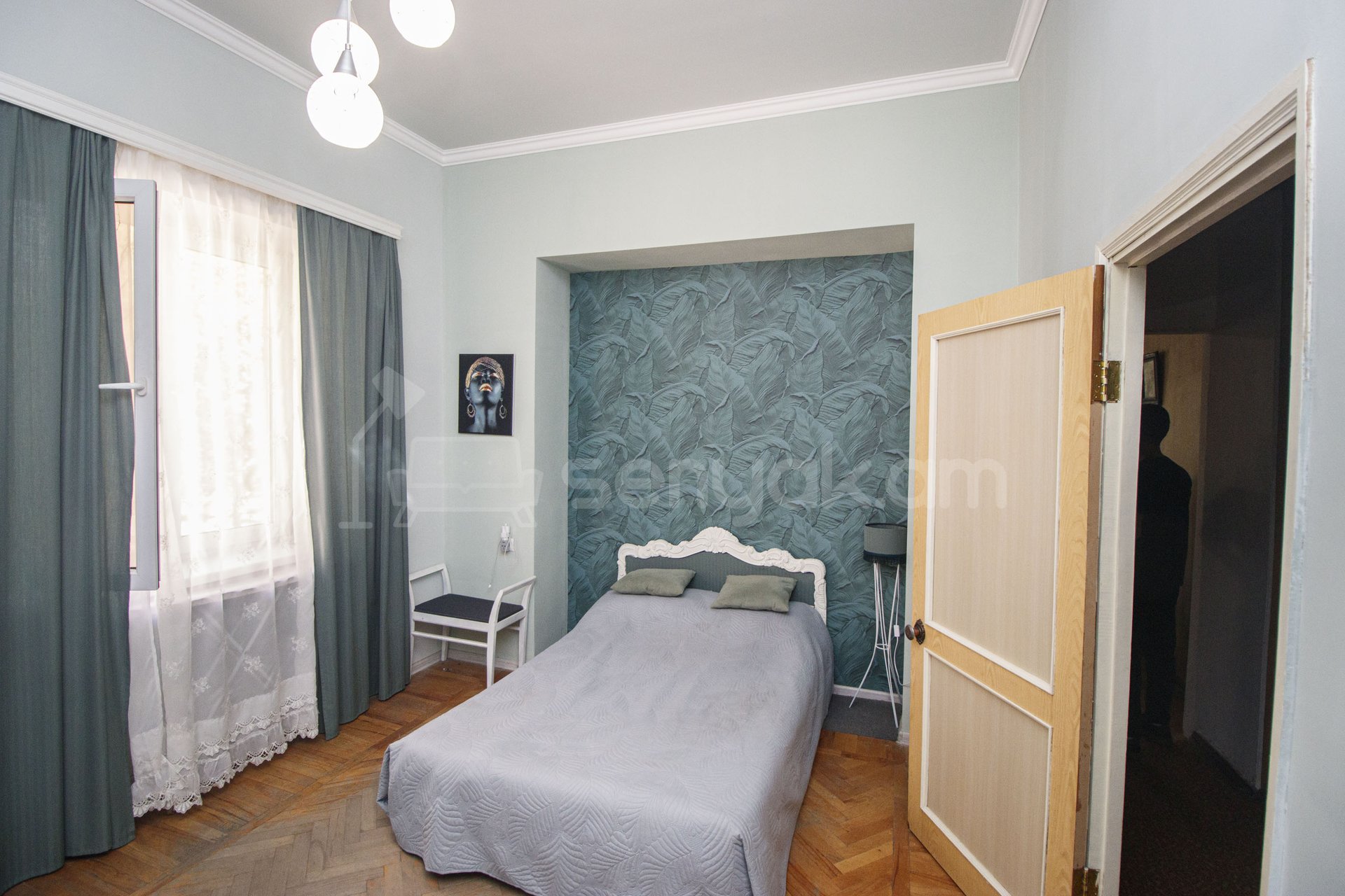 4 Սենյականոց Բնակարան Քարե Շենքում, 120քմ, 3/4 հարկ, Պետական Վիճակում