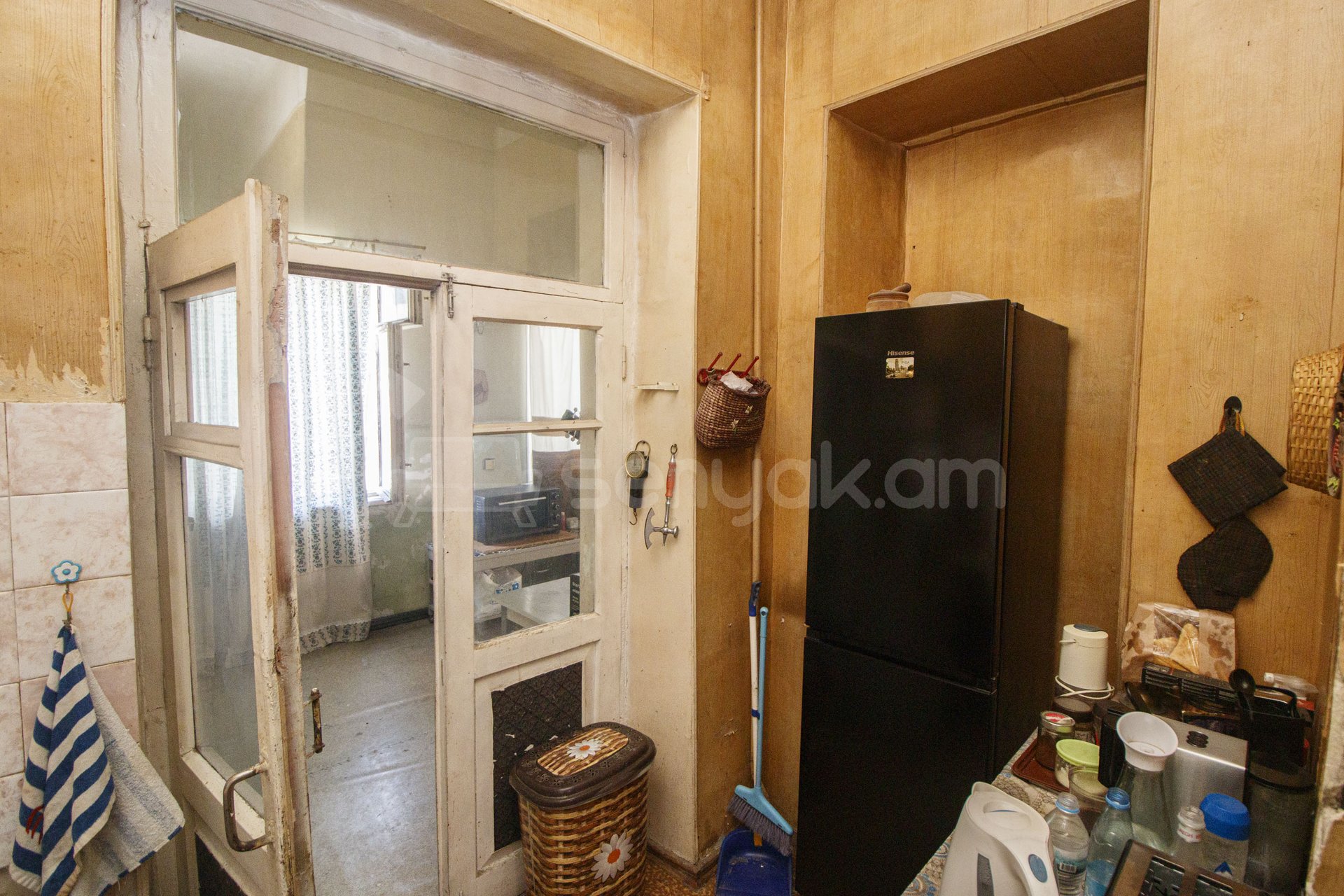 4 Սենյականոց Բնակարան Քարե Շենքում, 120քմ, 3/4 հարկ, Պետական Վիճակում