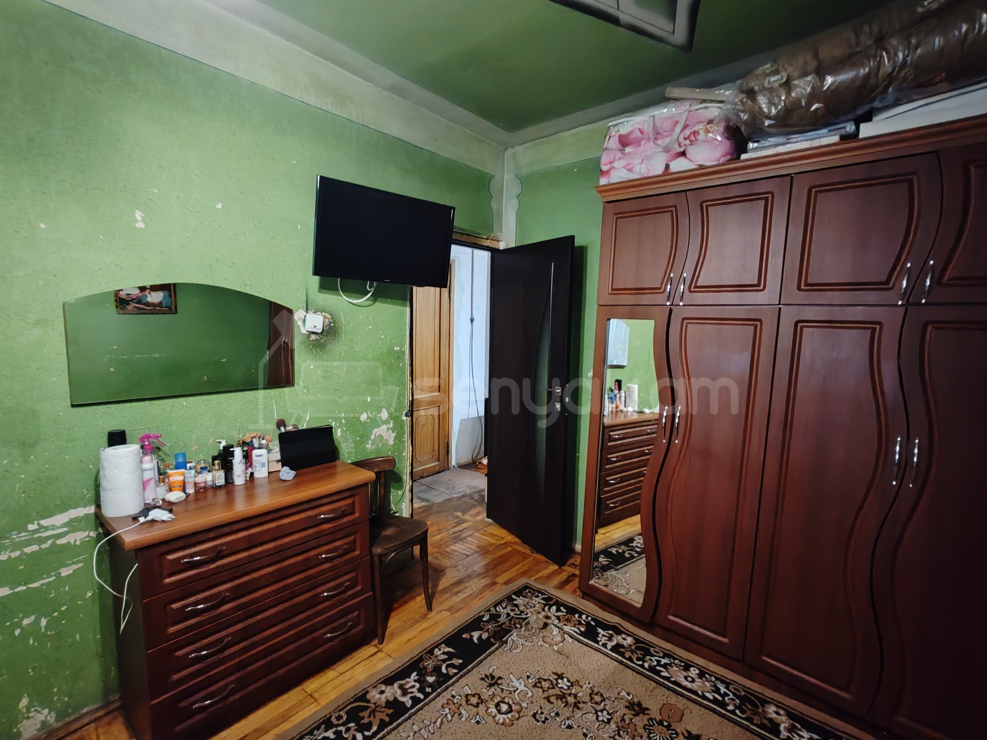 3 Սենյականոց Բնակարան Քարե Շենքում, 100քմ, 4/5 հարկ, Պետական Վիճակում, Կահավորված