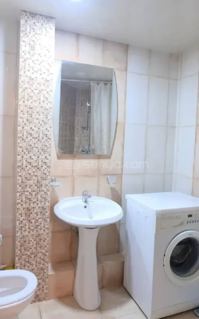 2 Սենյականոց Բնակարան, 50քմ, 13/16 հարկ, Կապիտալ Վերանորոգված, Կահավորված, Արևկող