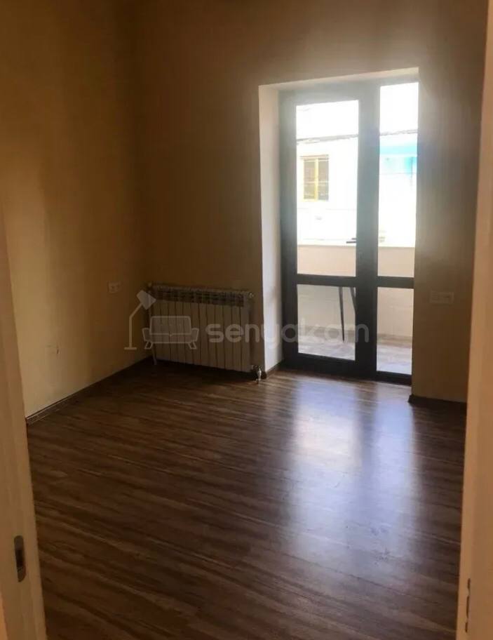 4 Սենյականոց Բնակարան Քարե Շենքում, 100քմ, 2/2 հարկ, Կոսմետիկ Վերանորոգված, Կահավորված