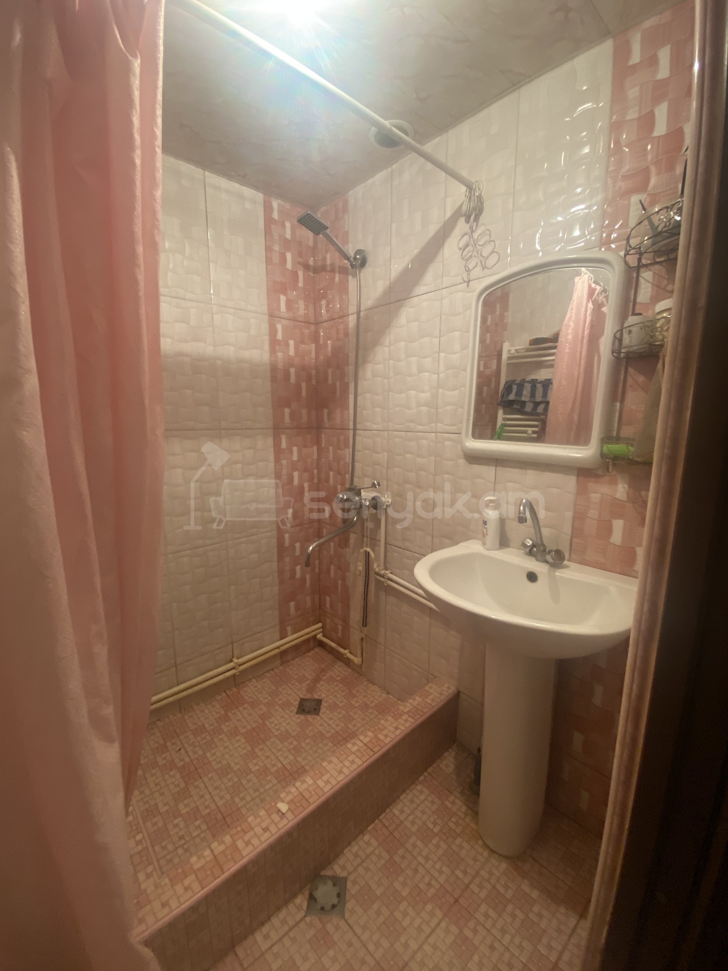 3 Սենյականոց Բնակարան, 75քմ, 1/9 հարկ, Նորմալ Վիճակում