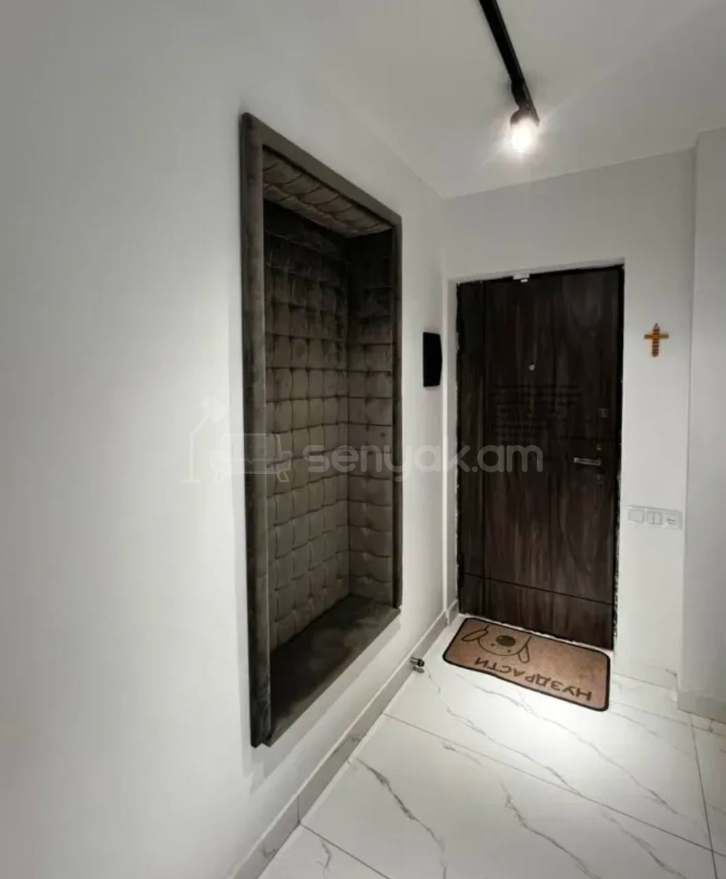 3 Սենյականոց Բնակարան Քարե Շենքում, 108քմ, 5/5 հարկ, Կապիտալ Վերանորոգված