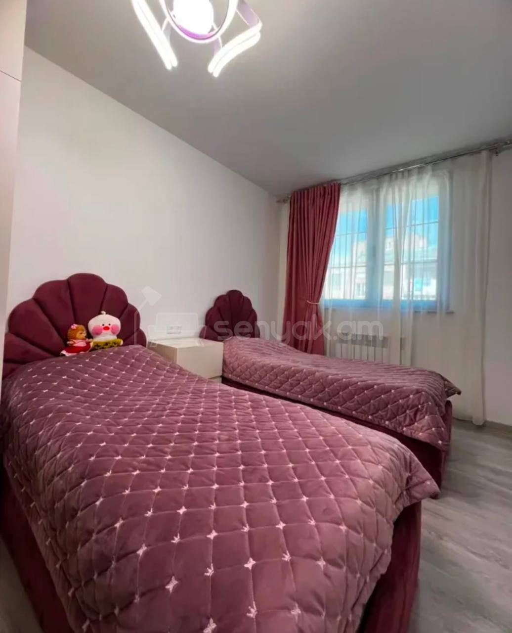 3 Սենյականոց Բնակարան Քարե Շենքում, 108քմ, 5/5 հարկ, Կապիտալ Վերանորոգված