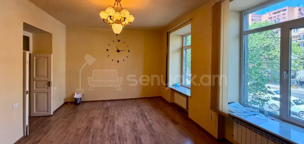 3 Սենյականոց Բնակարան Քարե Շենքում, 80քմ, 2/5 հարկ, Պետական Վիճակում