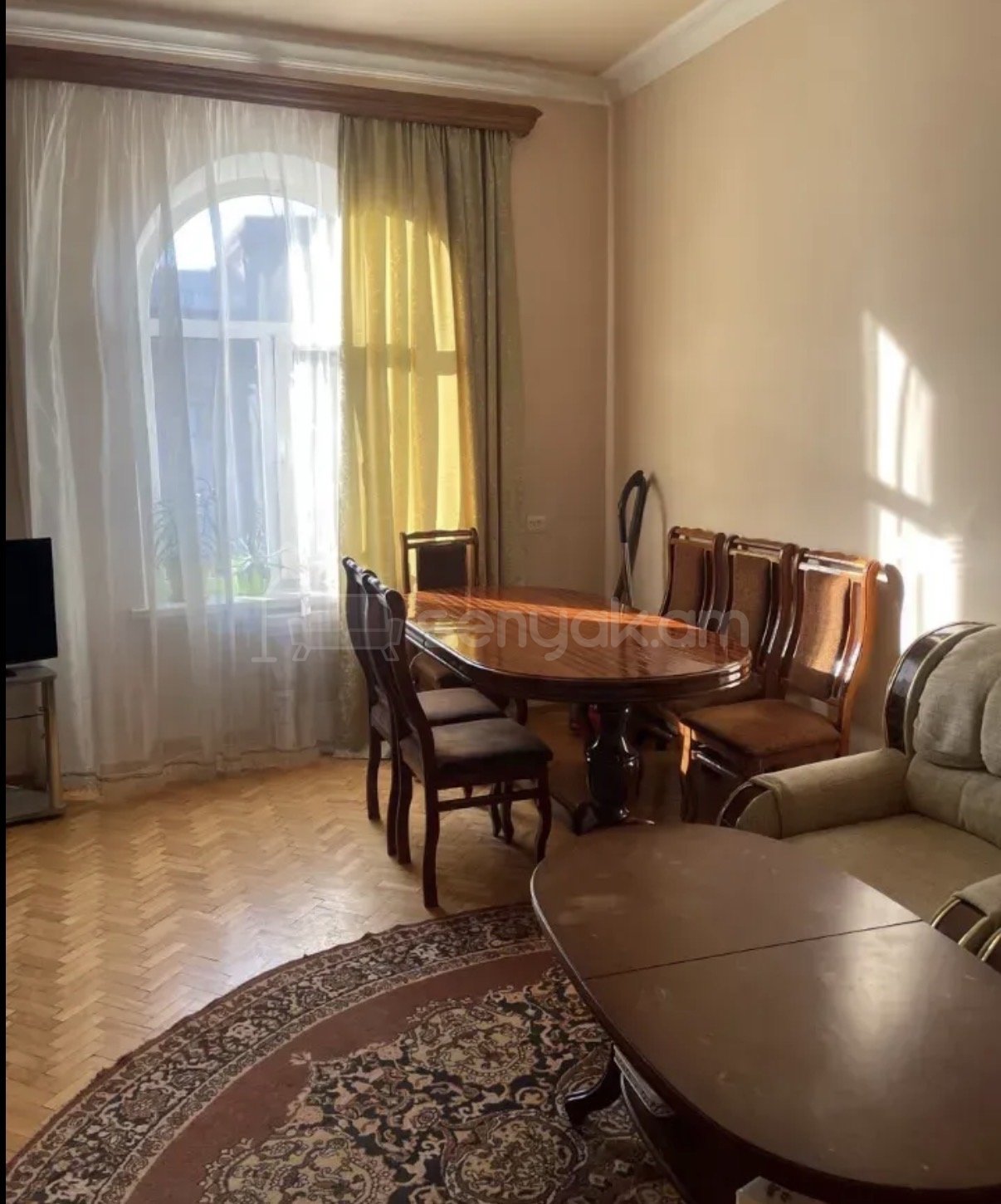 2 Սենյականոց Բնակարան Քարե Շենքում, 37քմ, 5/5 հարկ, Նորմալ Վիճակում, Կահավորված, Արևկող