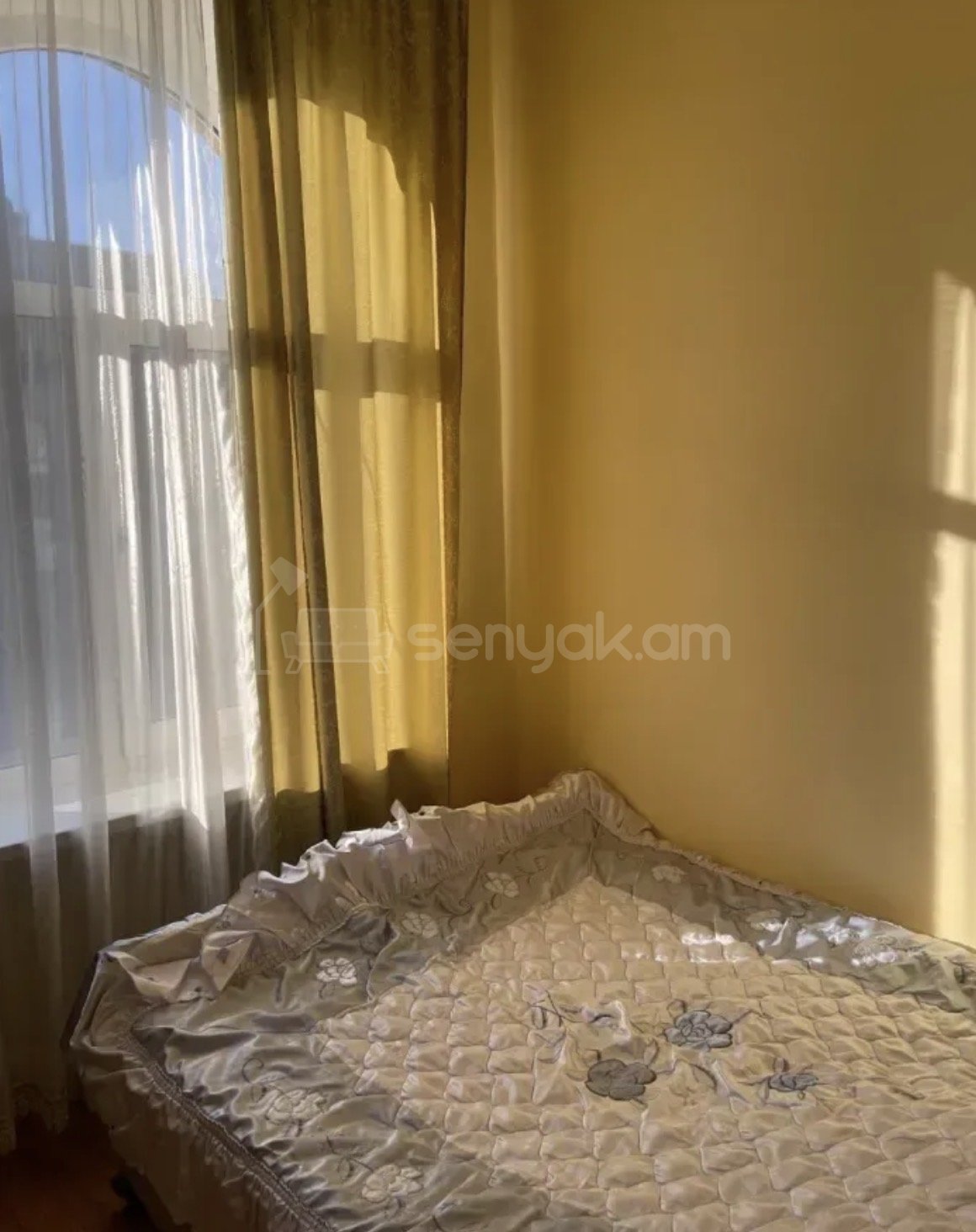 2 Սենյականոց Բնակարան Քարե Շենքում, 37քմ, 5/5 հարկ, Նորմալ Վիճակում, Կահավորված, Արևկող