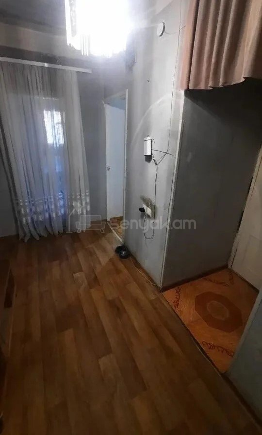 1 Սենյականոց Բնակարան, 44քմ, 9/9 հարկ, Պետական Վիճակում