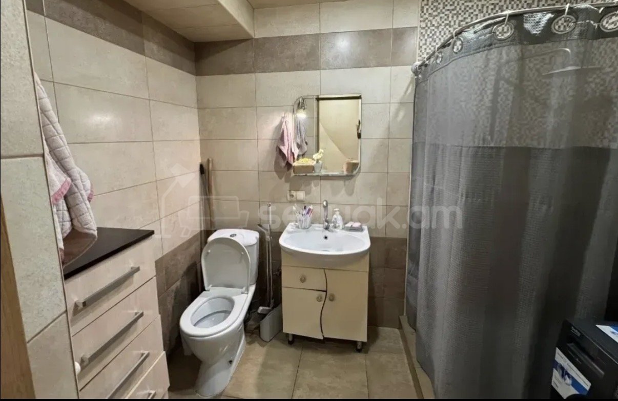 3 Սենյականոց Բնակարան, 75քմ, 3/14 հարկ, Կապիտալ Վերանորոգված, Կահավորված