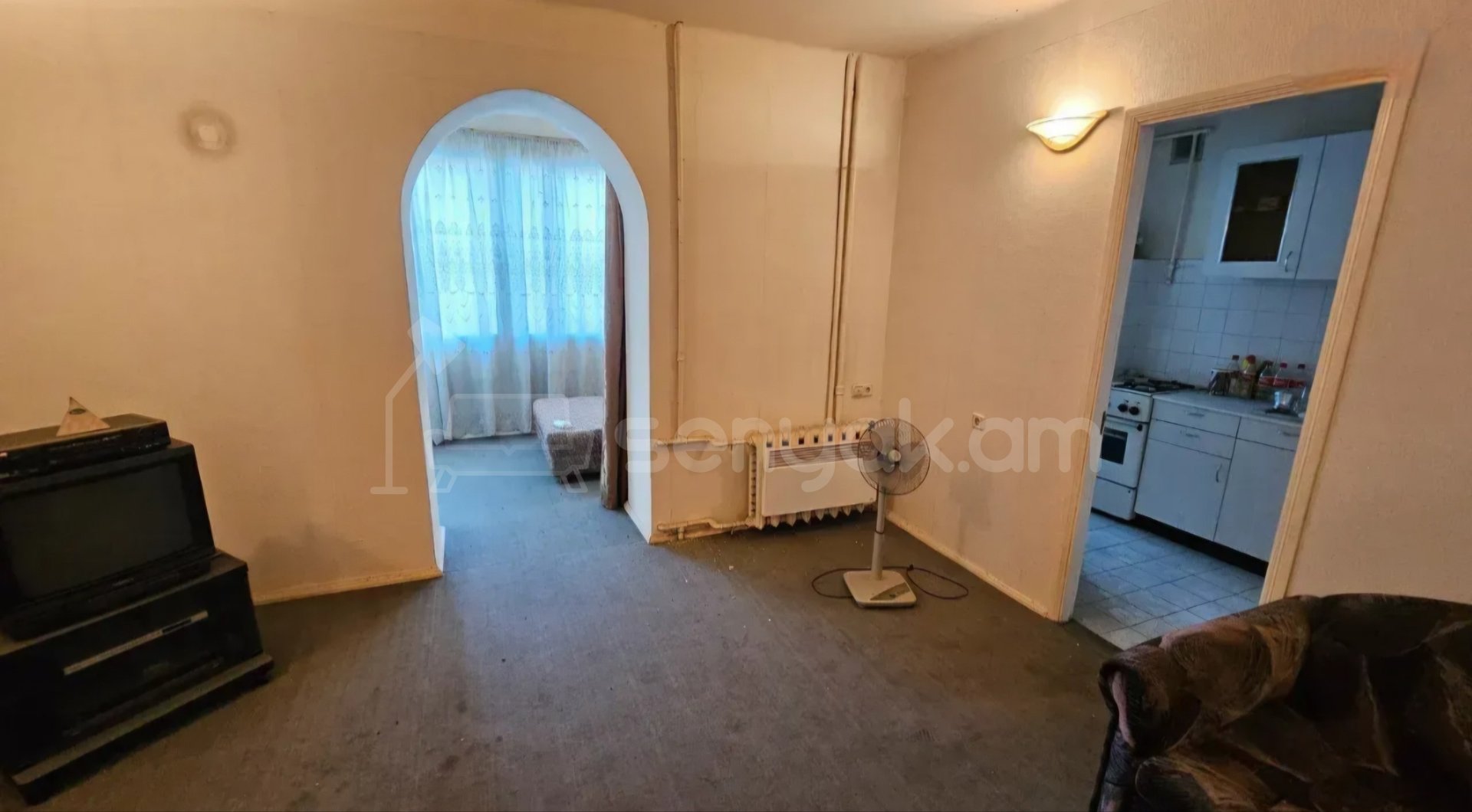 1 Սենյականոց Բնակարան Քարե Շենքում, 43քմ, 1/5 հարկ, Կոսմետիկ Վերանորոգված