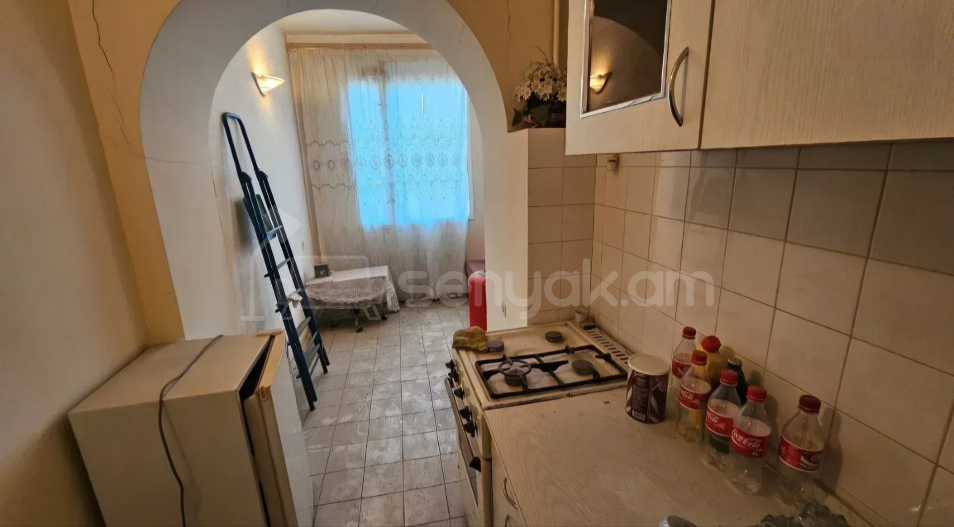 1 Սենյականոց Բնակարան Քարե Շենքում, 43քմ, 1/5 հարկ, Կոսմետիկ Վերանորոգված
