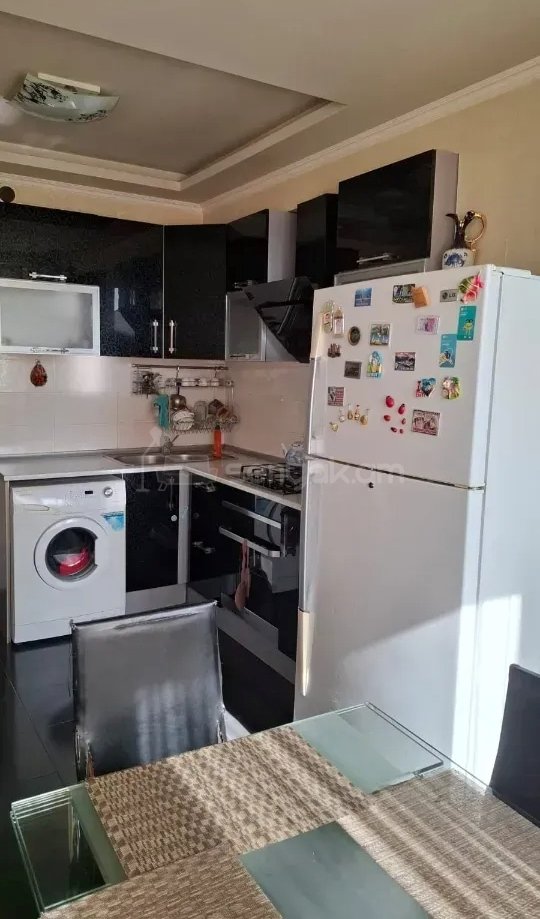 3 Սենյականոց Բնակարան Քարե Շենքում, 89քմ, 3/8 հարկ, Կապիտալ Վերանորոգված
