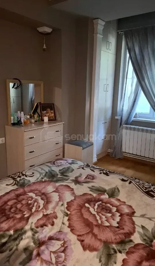 3 Սենյականոց Բնակարան Քարե Շենքում, 89քմ, 3/8 հարկ, Կապիտալ Վերանորոգված