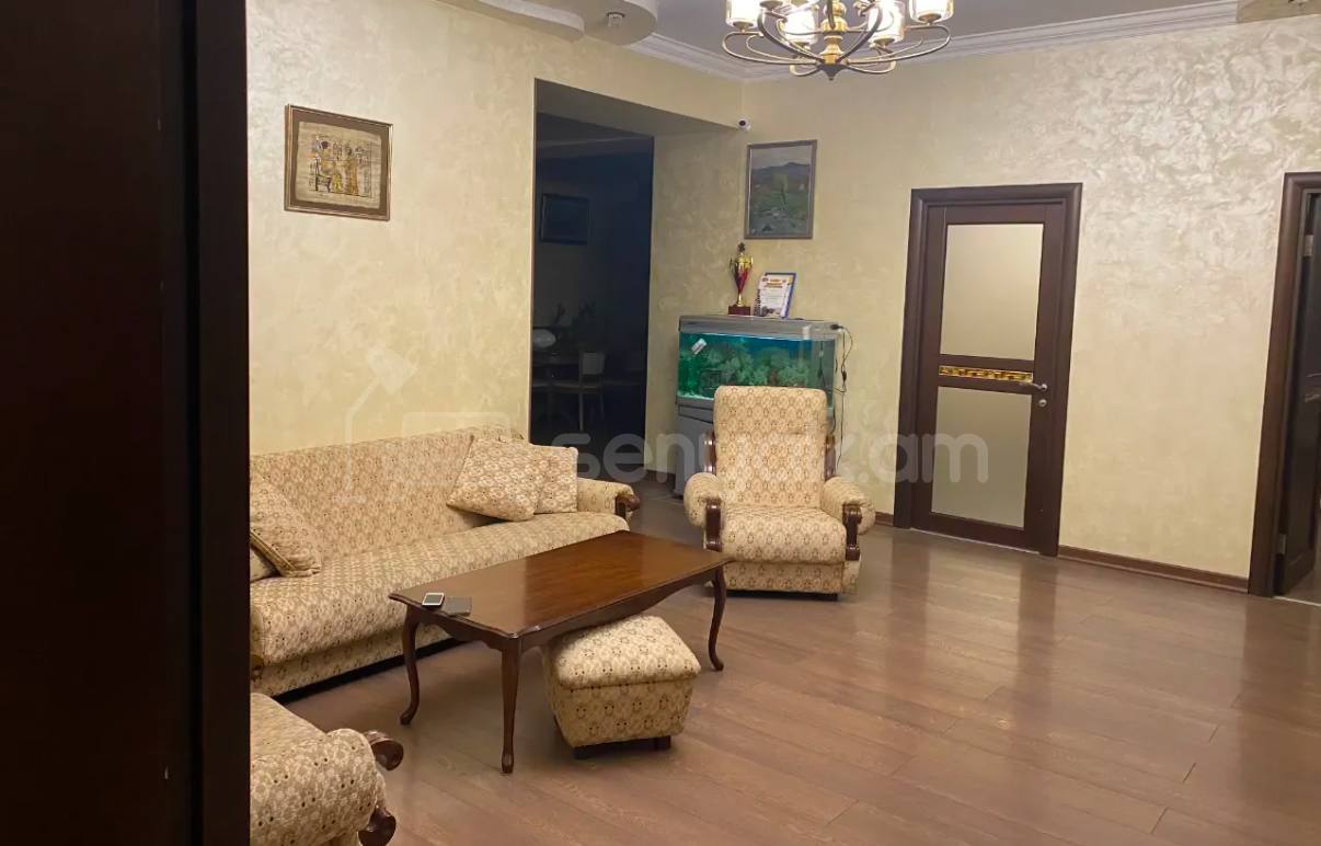 4 Սենյականոց Բնակարան, 161քմ, 9/15 հարկ, Կապիտալ Վերանորոգված