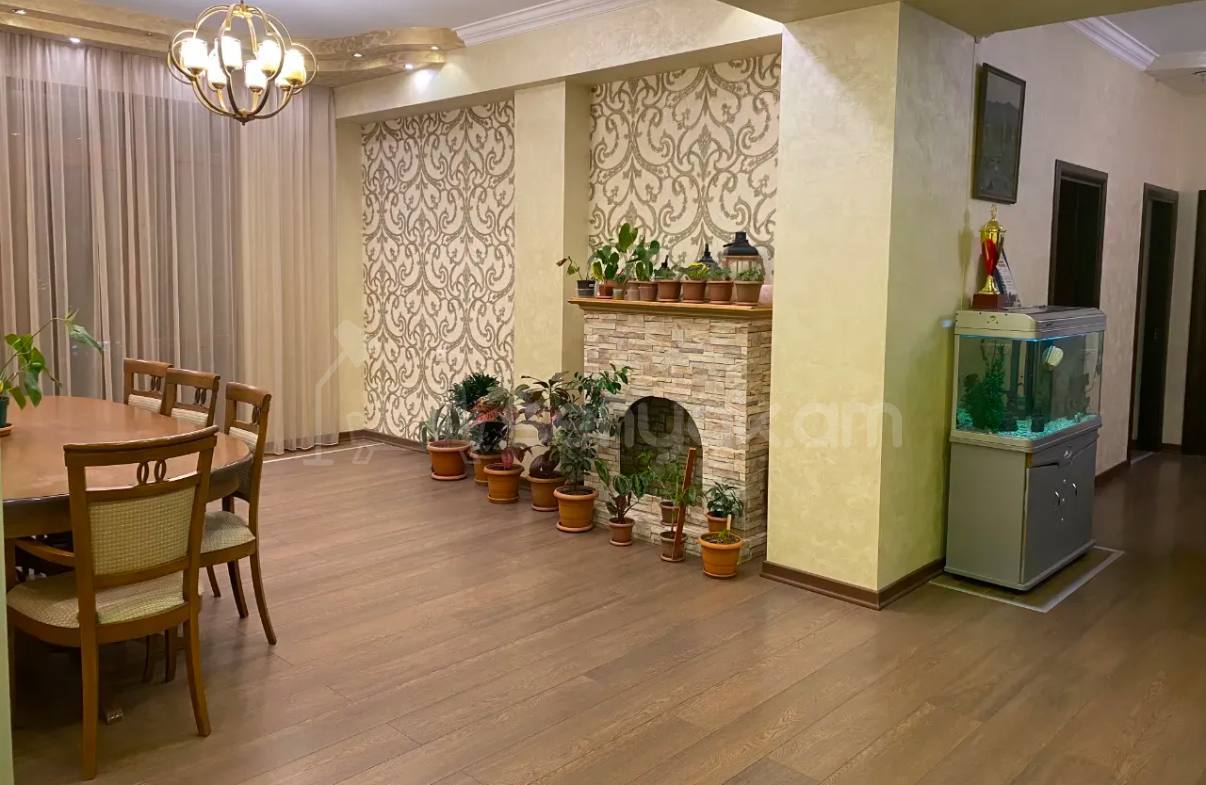 4 Սենյականոց Բնակարան, 161քմ, 9/15 հարկ, Կապիտալ Վերանորոգված
