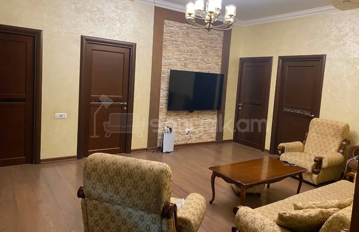 4 Սենյականոց Բնակարան, 161քմ, 9/15 հարկ, Կապիտալ Վերանորոգված
