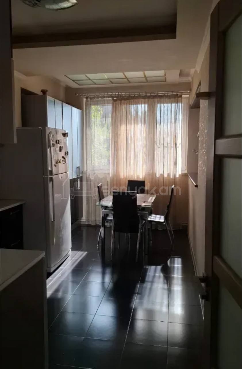 3 Սենյականոց Բնակարան, 89քմ, 3/8 հարկ, Կապիտալ Վերանորոգված