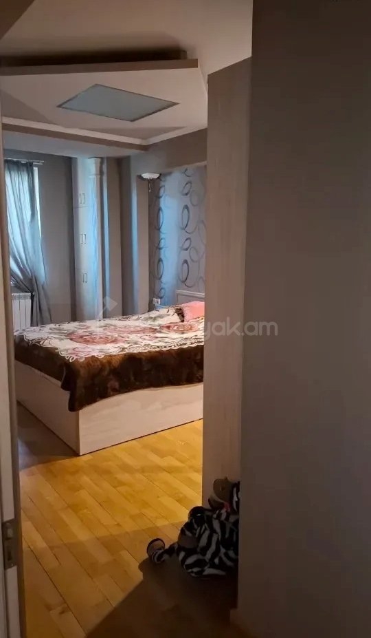 3 Սենյականոց Բնակարան Քարե Շենքում, 89քմ, 3/8 հարկ, Կապիտալ Վերանորոգված