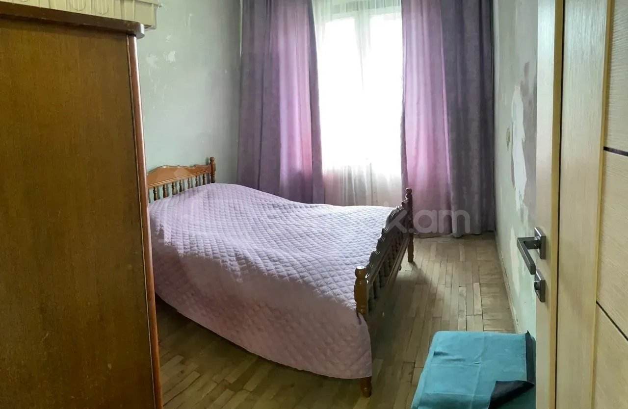 3 Սենյականոց Բնակարան Քարե Շենքում, 76քմ, 4/5 հարկ, Կապիտալ Վերանորոգված