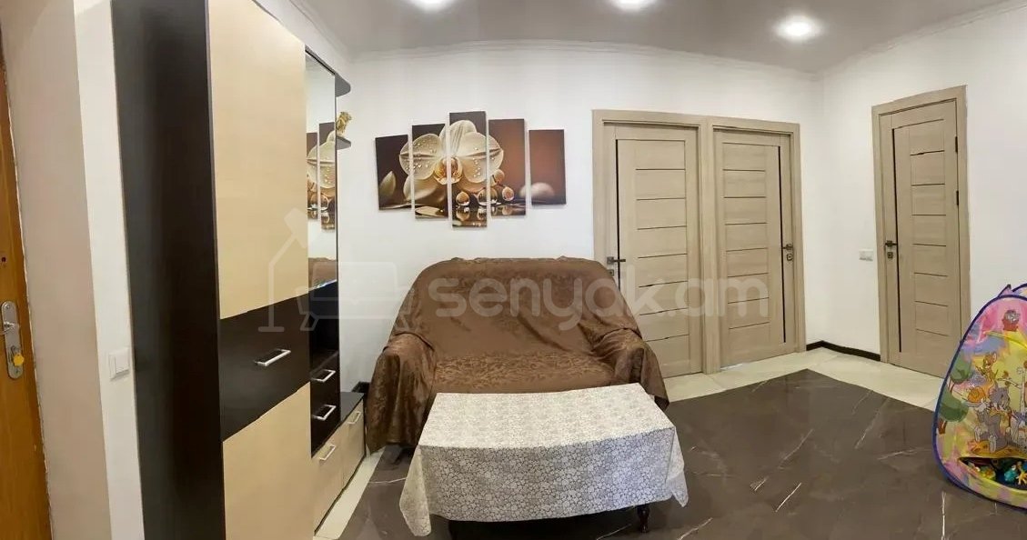 3 Սենյականոց Բնակարան Քարե Շենքում, 76քմ, 4/5 հարկ, Կապիտալ Վերանորոգված