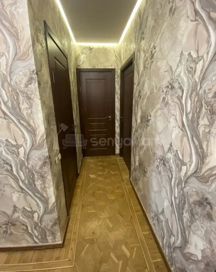 4 Սենյականոց Բնակարան Քարե Շենքում, 81քմ, 3/5 հարկ, Կապիտալ Վերանորոգված