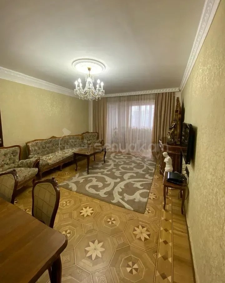 4 Սենյականոց Բնակարան Քարե Շենքում, 81քմ, 3/5 հարկ, Կապիտալ Վերանորոգված