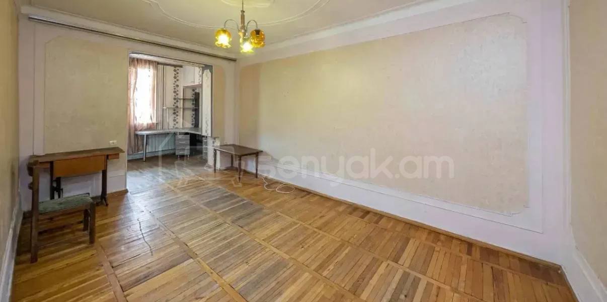 3 Սենյականոց Բնակարան Քարե Շենքում, 73քմ, 1/5 հարկ, Կոսմետիկ Վերանորոգված
