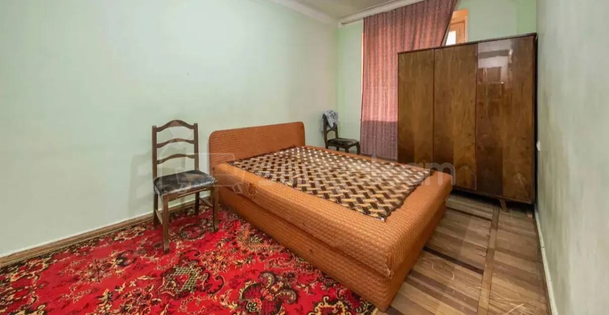 3 Սենյականոց Բնակարան Քարե Շենքում, 73քմ, 1/5 հարկ, Կոսմետիկ Վերանորոգված