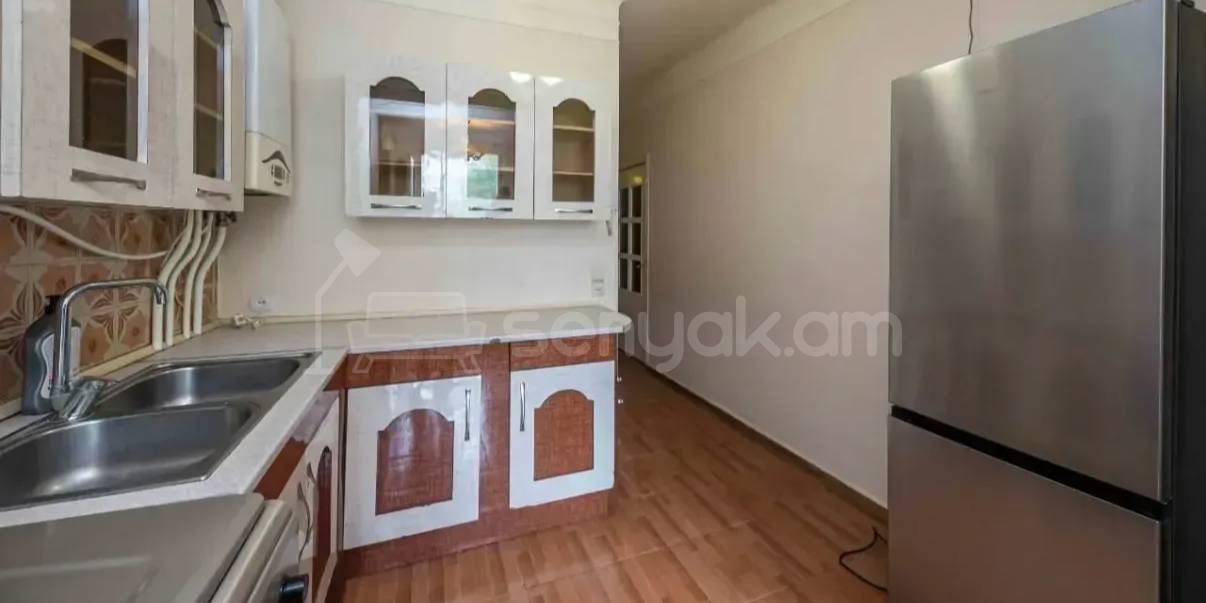 3 Սենյականոց Բնակարան Քարե Շենքում, 73քմ, 1/5 հարկ, Կոսմետիկ Վերանորոգված