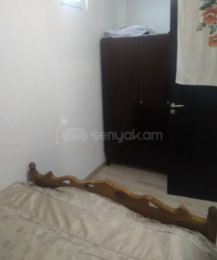 1 Սենյականոց Բնակարան Քարե Շենքում, 36քմ, 2/2 հարկ, Նորմալ Վիճակում, Կահավորված