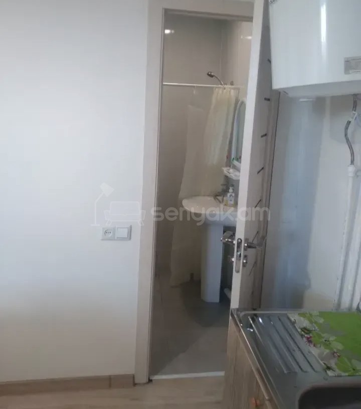 1 Սենյականոց Բնակարան Քարե Շենքում, 36քմ, 2/2 հարկ, Նորմալ Վիճակում, Կահավորված