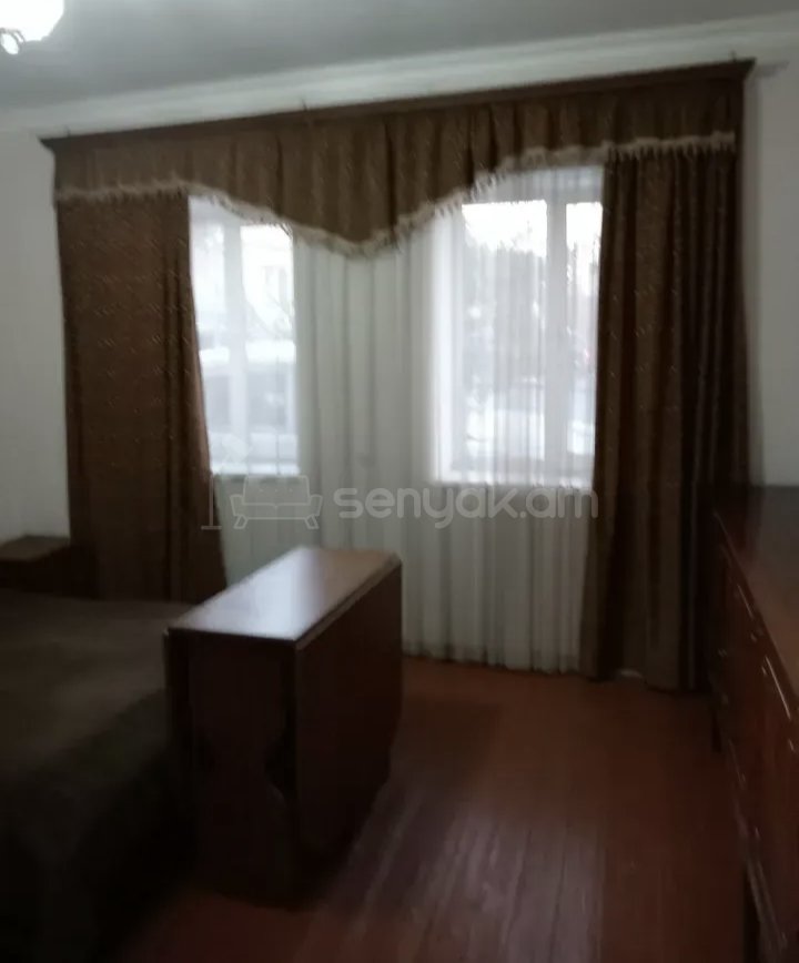 3 Սենյականոց Բնակարան Քարե Շենքում, 78քմ, 2/2 հարկ, Նորմալ Վիճակում, Կահավորված, Արևկող