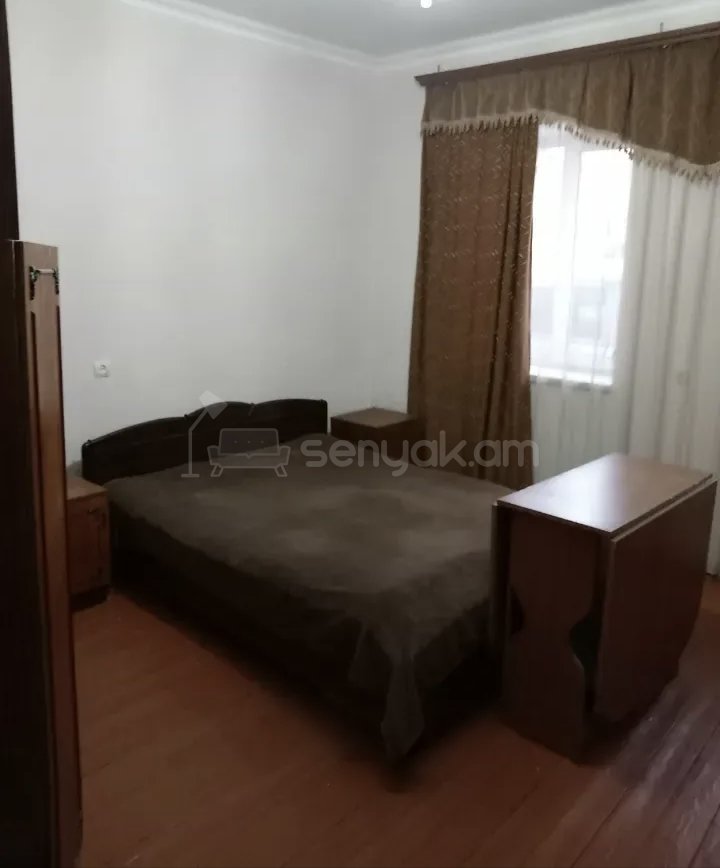 3 Սենյականոց Բնակարան Քարե Շենքում, 78քմ, 2/2 հարկ, Նորմալ Վիճակում, Կահավորված, Արևկող