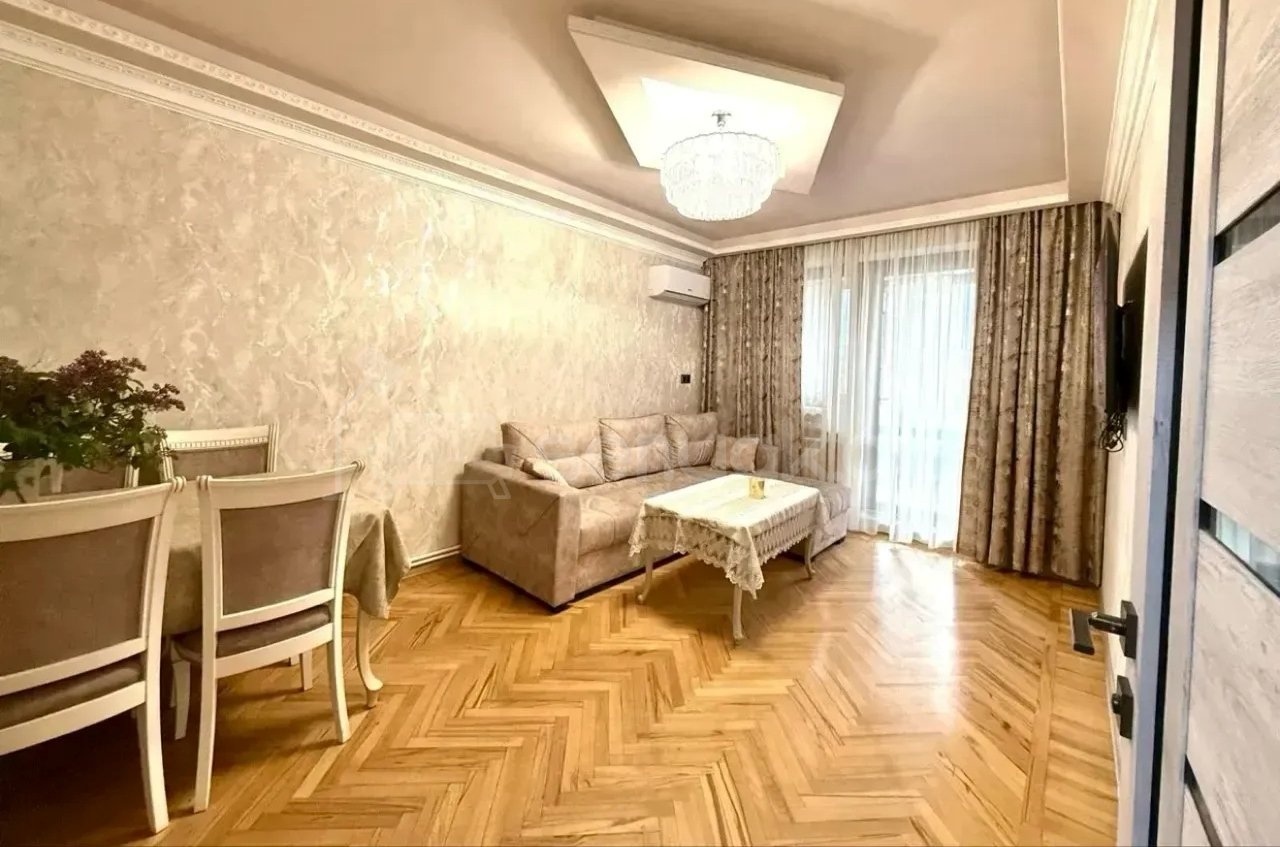 2 Սենյականոց Բնակարան Քարե Շենքում, 61քմ, 3/5 հարկ, Կապիտալ Վերանորոգված
